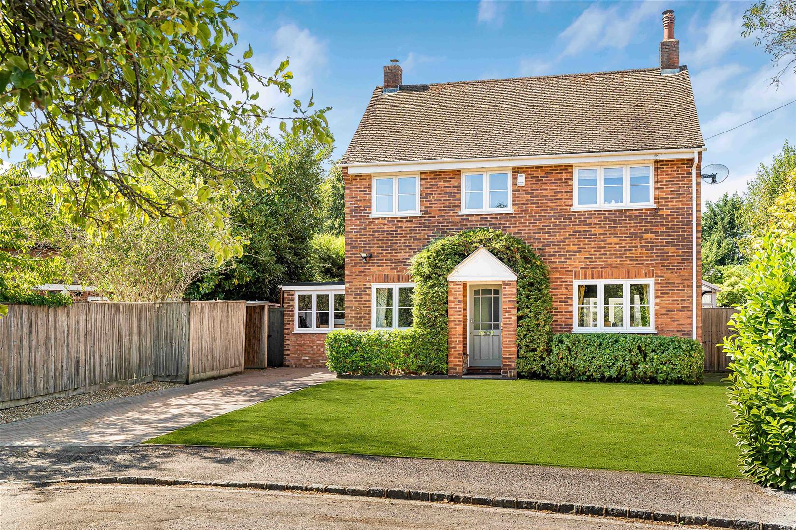 4 bed property in Cherry Tree Close, Henley-On-Thames